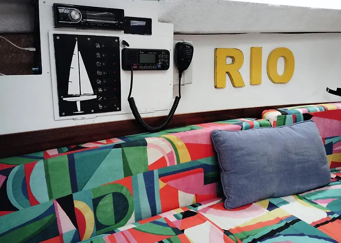 70's Tiny Boat * Lissabon