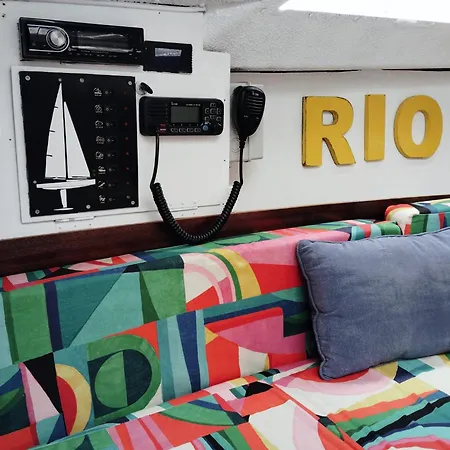 70's Tiny Boat * Lizbona